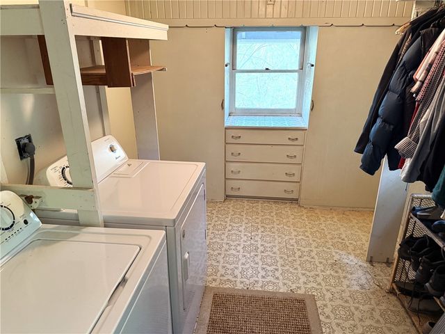 44 Ridgeway Avenue, Eureka Springs, AR 72632