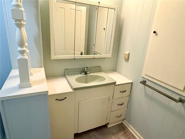 44 Ridgeway Avenue, Eureka Springs, AR 72632