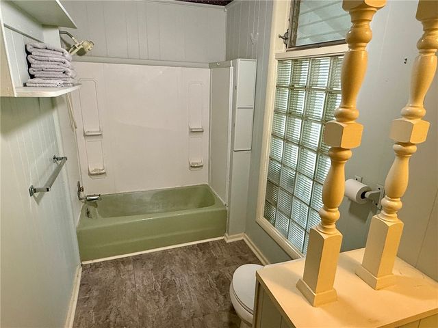 44 Ridgeway Avenue, Eureka Springs, AR 72632