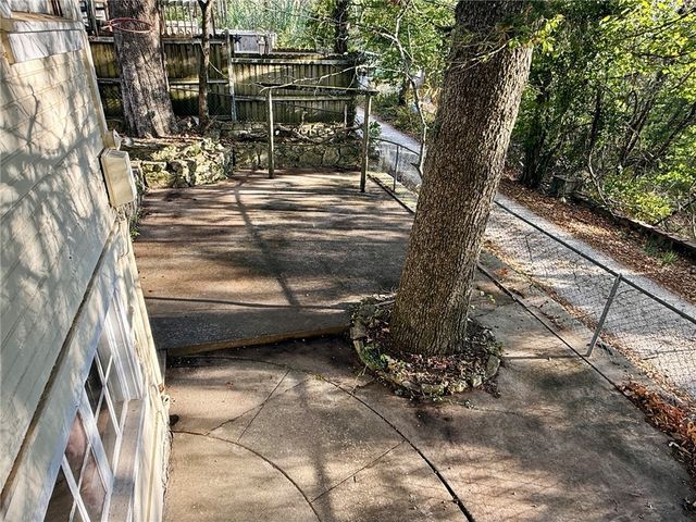 44 Ridgeway Avenue, Eureka Springs, AR 72632
