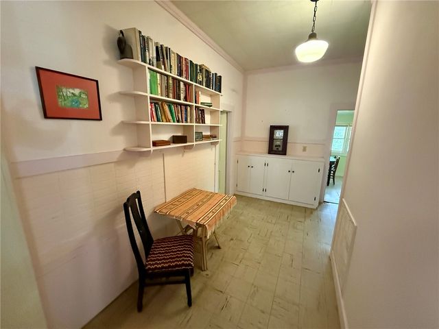 44 Ridgeway Avenue, Eureka Springs, AR 72632