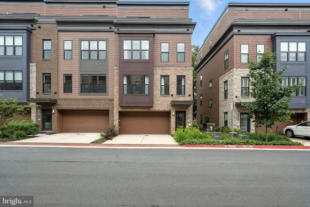 3536 SUTTON HEIGHTS CIR, Fairfax, VA 22031