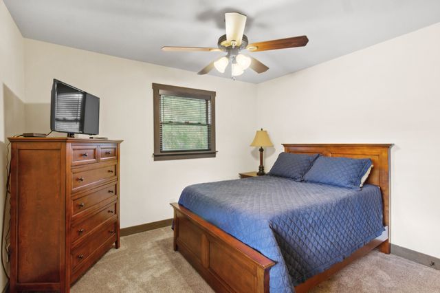100 Acree Ln, Estill Springs, TN 37330