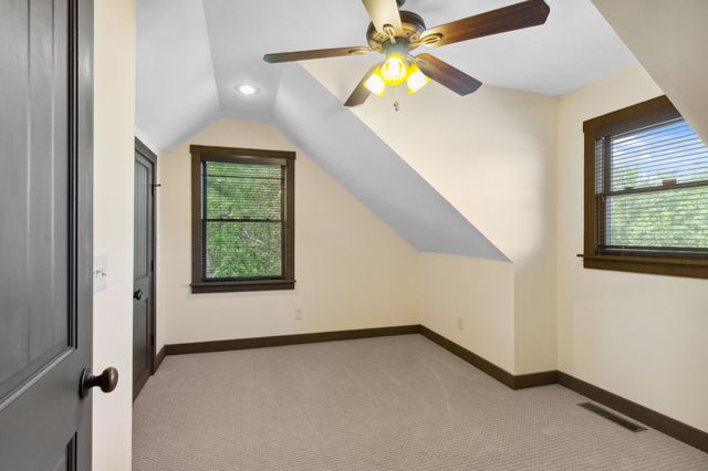 100 Acree Ln, Estill Springs, TN 37330