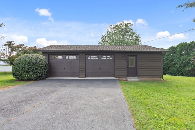 100 Acree Ln, Estill Springs, TN 37330