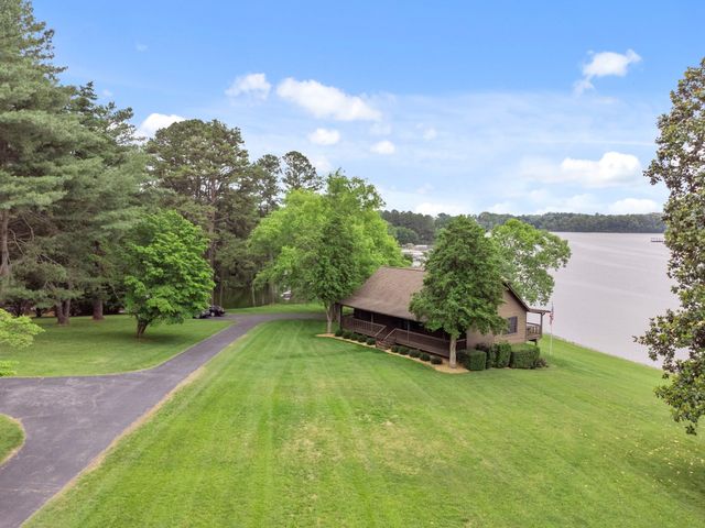 100 Acree Ln, Estill Springs, TN 37330