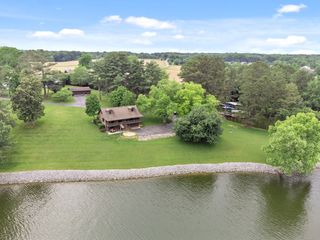 100 Acree Ln, Estill Springs, TN 37330