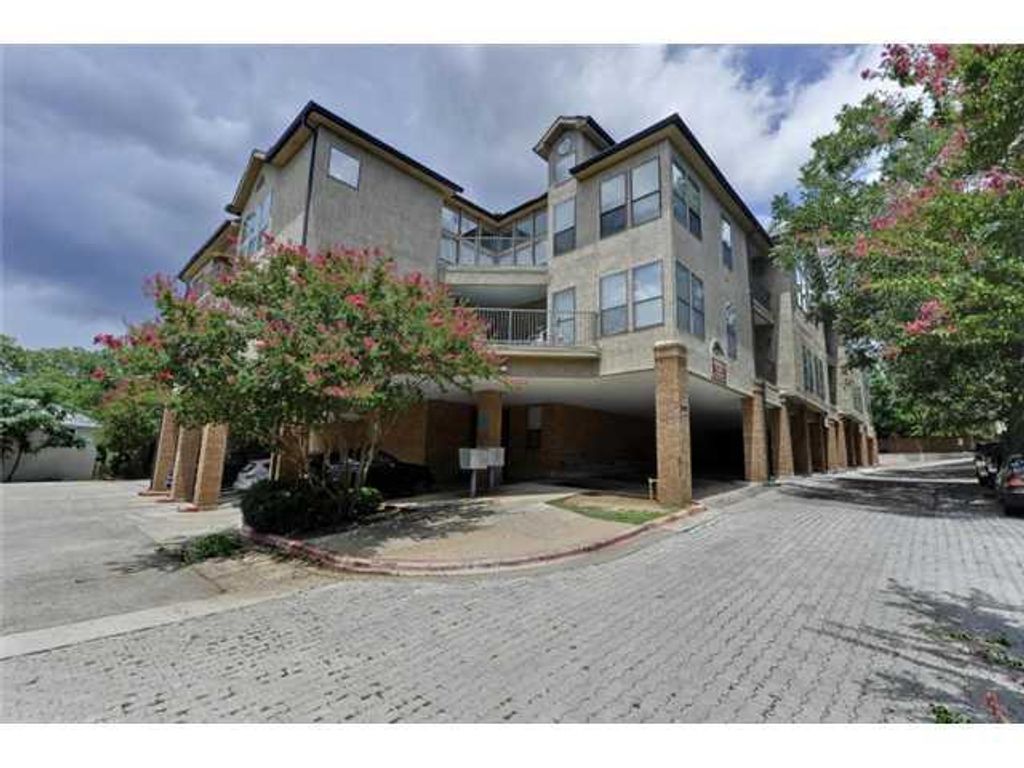 1910 Robbins PL 204, Austin, TX 78705