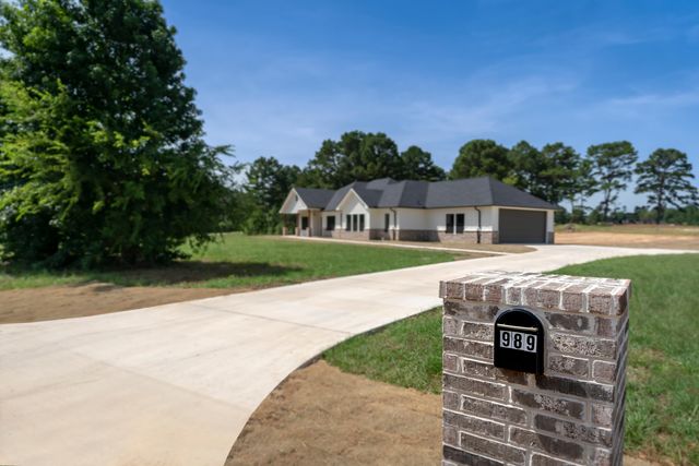 989 County Road 2204 D, Tatum, TX 75691