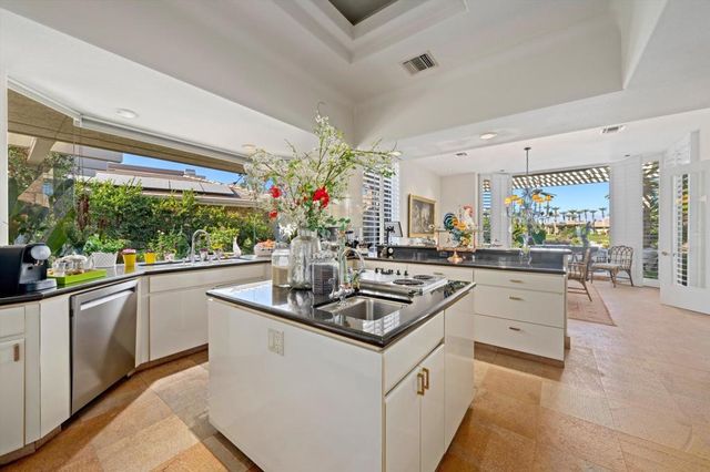 42 Fincher Way, Rancho Mirage, CA 92270