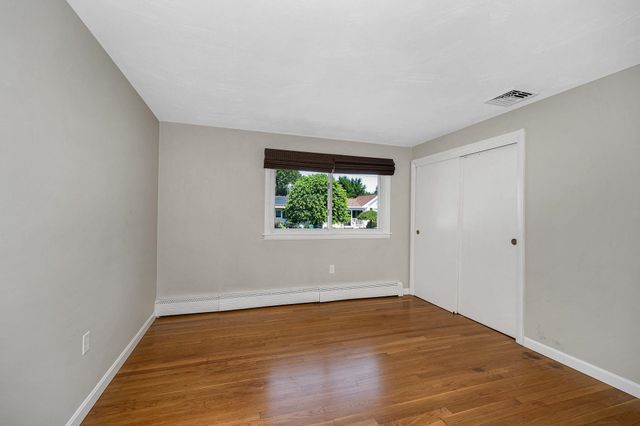7 Raleigh Drive, Nashua, NH 03062