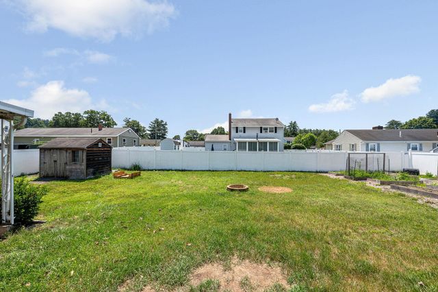 7 Raleigh Drive, Nashua, NH 03062
