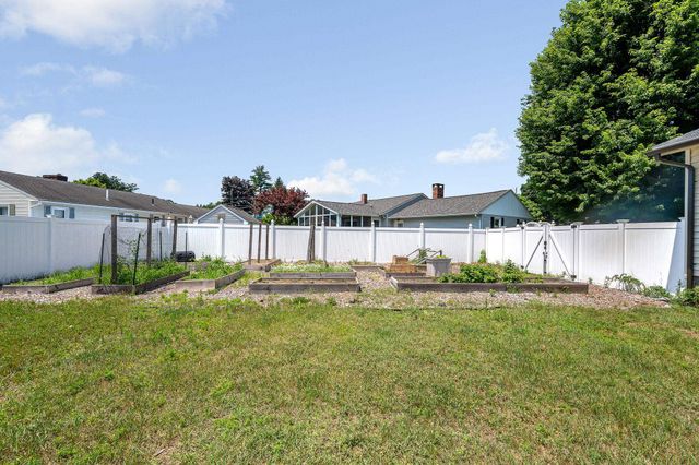 7 Raleigh Drive, Nashua, NH 03062