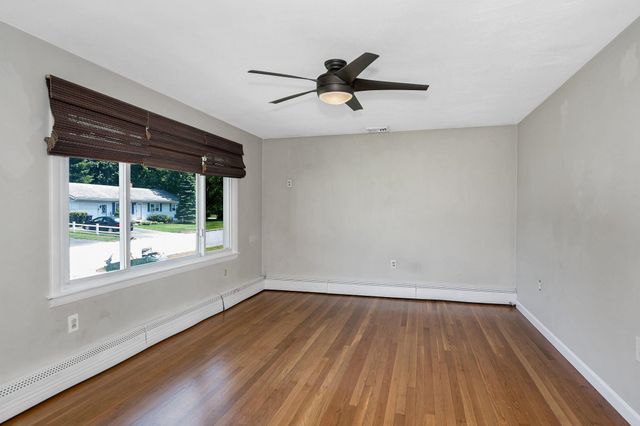 7 Raleigh Drive, Nashua, NH 03062