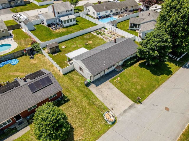 7 Raleigh Drive, Nashua, NH 03062
