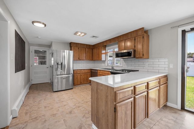 7 Raleigh Drive, Nashua, NH 03062