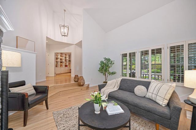 51 Covered Bridge Rd, Carmichael, CA 95608