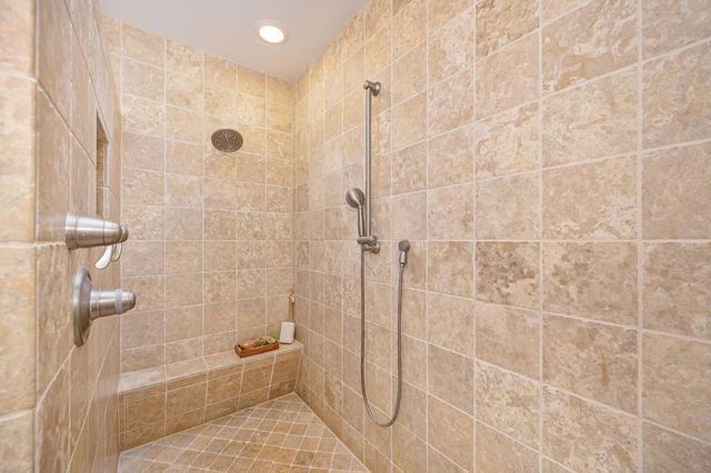 51 Covered Bridge Rd, Carmichael, CA 95608