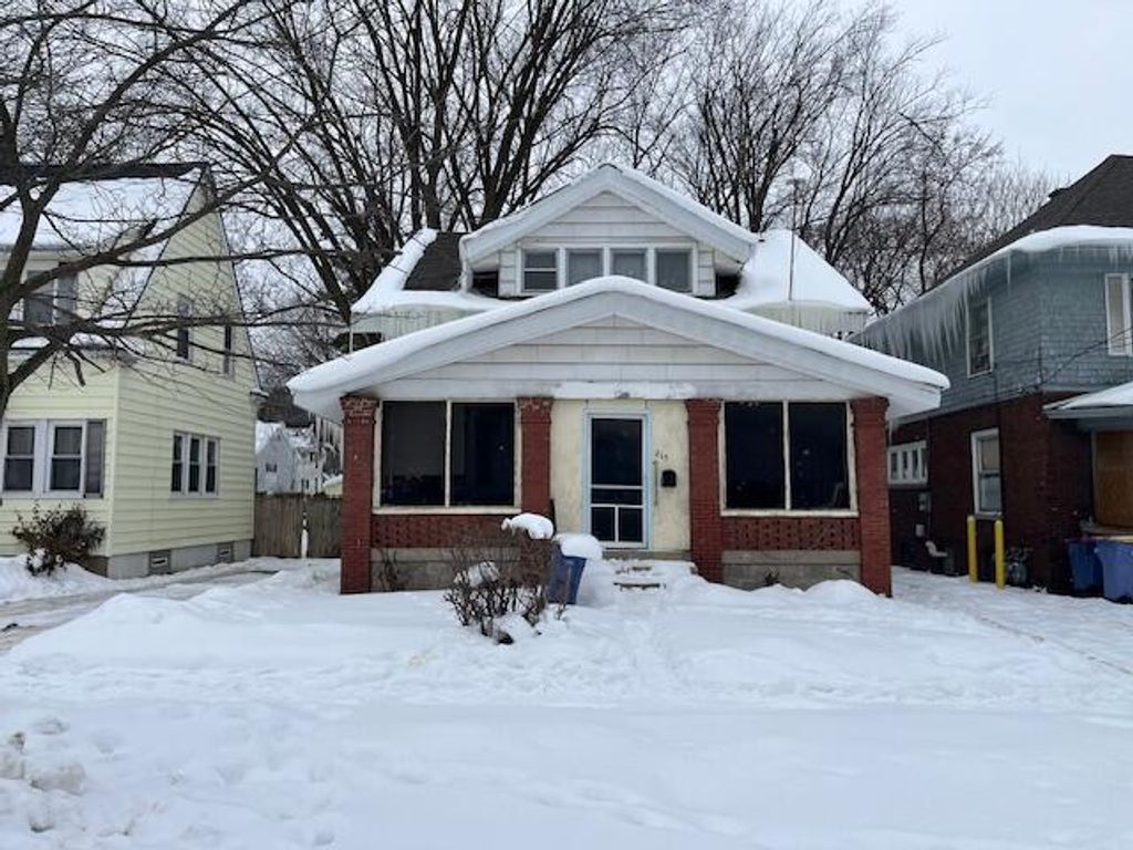 215 Garfield Avenue, Grand Rapids, MI 49504