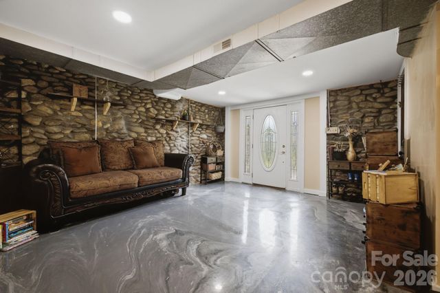 108 Patton Avenue, Canton, NC 28716