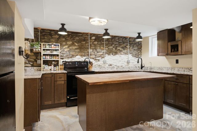 108 Patton Avenue, Canton, NC 28716