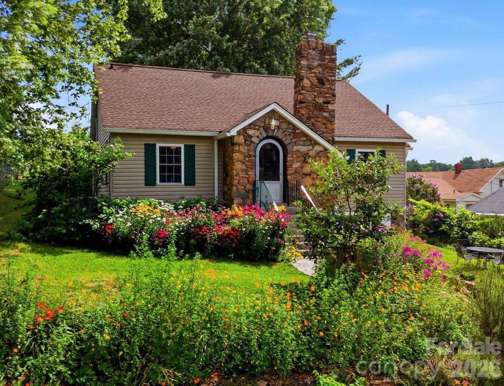 108 Patton Avenue, Canton, NC 28716