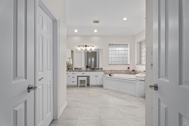 2115 Fairway Green Drive, Kingwood, TX 77339