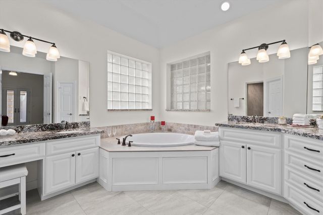 2115 Fairway Green Drive, Kingwood, TX 77339