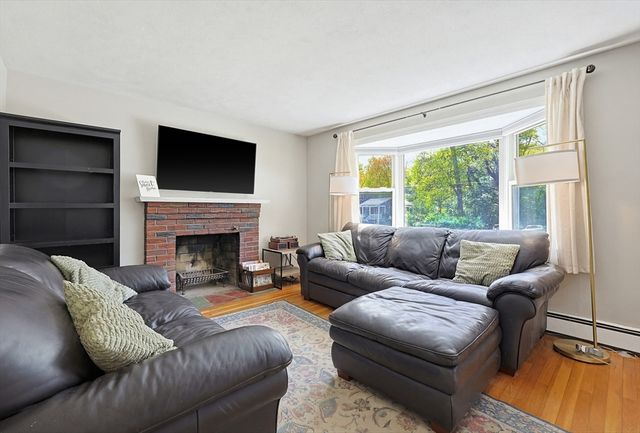 13 Brookside Drive, Foxboro, MA 02035
