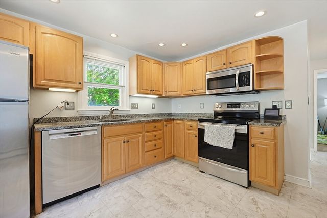 13 Brookside Drive, Foxboro, MA 02035