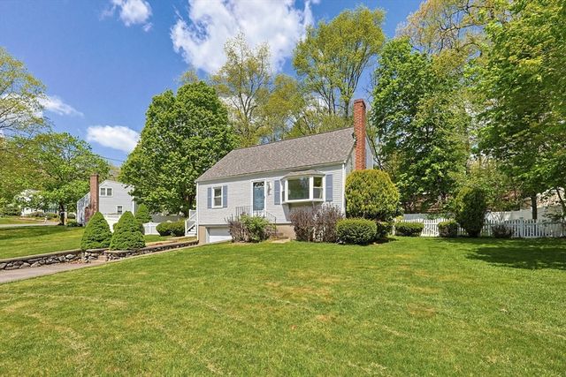 13 Brookside Drive, Foxboro, MA 02035