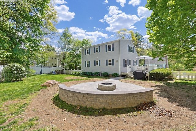 13 Brookside Drive, Foxboro, MA 02035