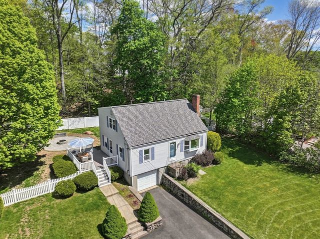13 Brookside Drive, Foxboro, MA 02035