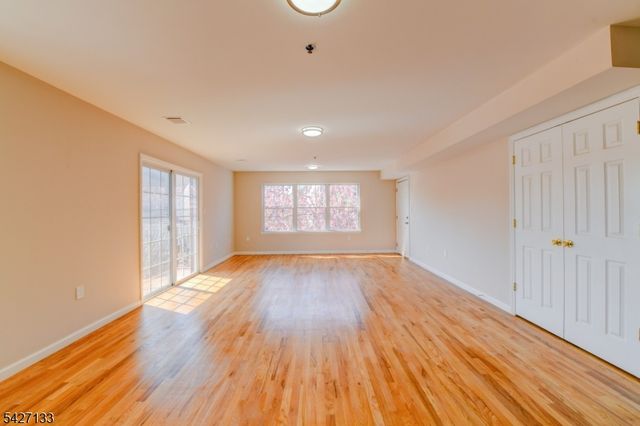 15 Oraton St, Newark City, NJ 07104