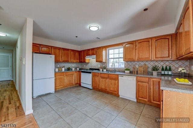 15 Oraton St, Newark City, NJ 07104