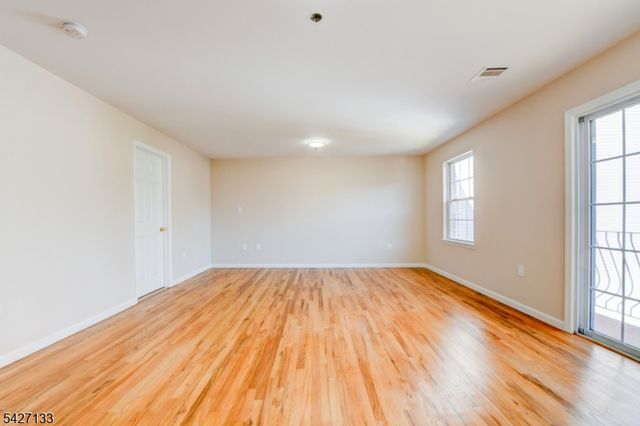 15 Oraton St, Newark City, NJ 07104