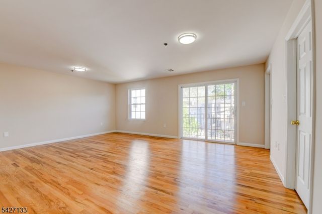 15 Oraton St, Newark City, NJ 07104