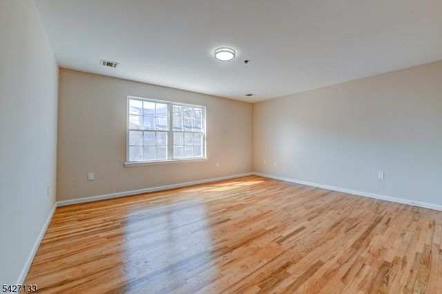 15 Oraton St, Newark City, NJ 07104