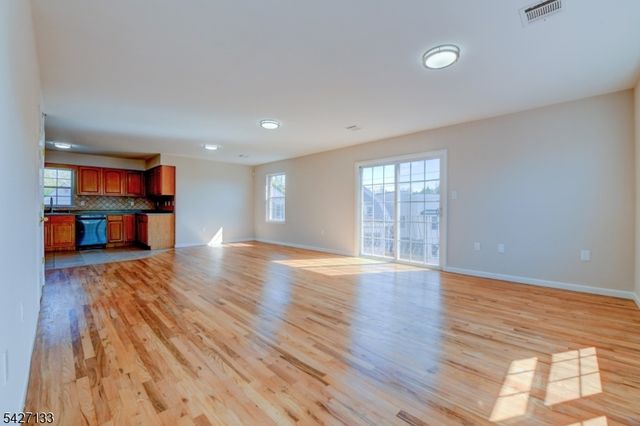 15 Oraton St, Newark City, NJ 07104