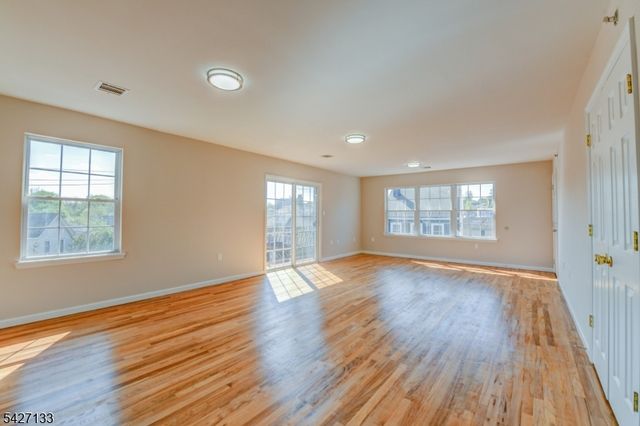 15 Oraton St, Newark City, NJ 07104
