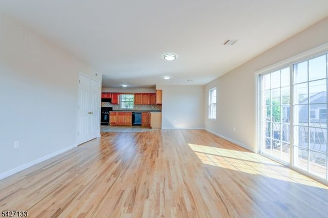 15 Oraton St, Newark City, NJ 07104