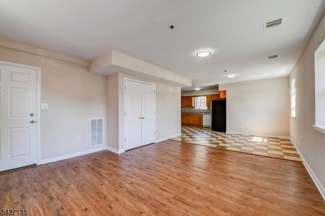 15 Oraton St, Newark City, NJ 07104