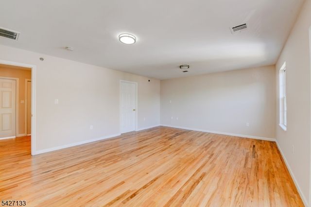 15 Oraton St, Newark City, NJ 07104