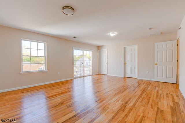 15 Oraton St, Newark City, NJ 07104