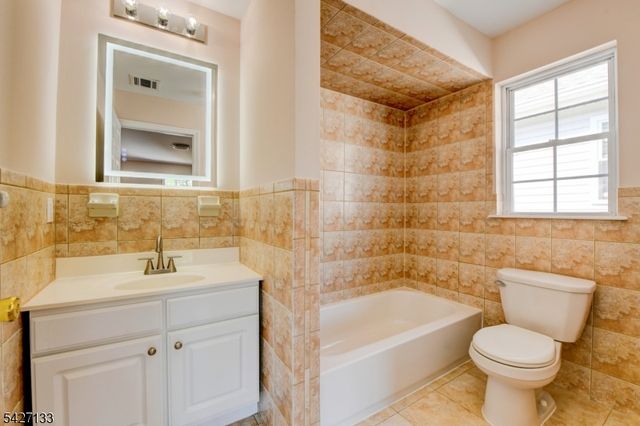 15 Oraton St, Newark City, NJ 07104
