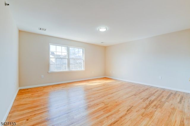 15 Oraton St, Newark City, NJ 07104
