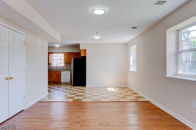 15 Oraton St, Newark City, NJ 07104