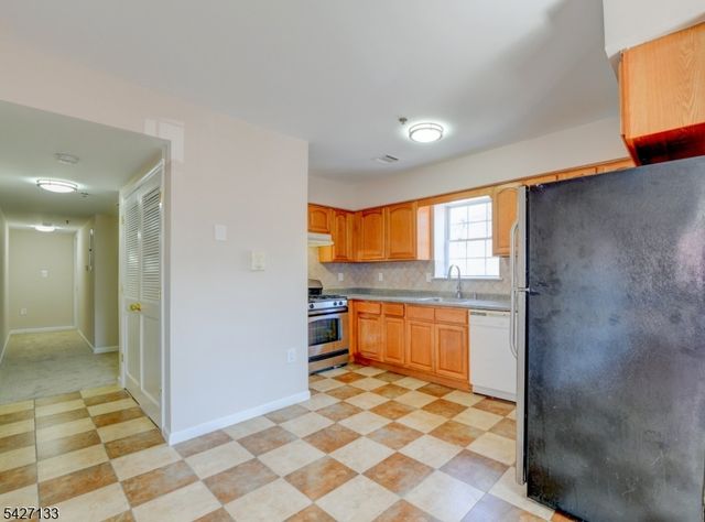 15 Oraton St, Newark City, NJ 07104