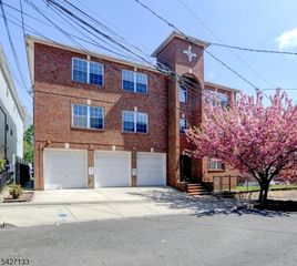15 Oraton St, Newark City, NJ 07104