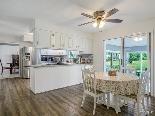 4057 Bur Oak Drive, Smithton, IL 62285